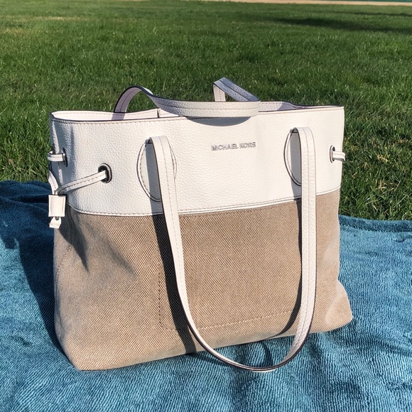 MICHAEL KORS LARGE HANDBAG BRAND NEW - Picture 1 of 4